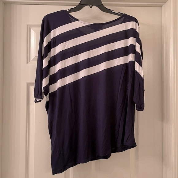 INC Asymmetrical Navy and White Top Size 2X (E11) - Picture 5 of 5